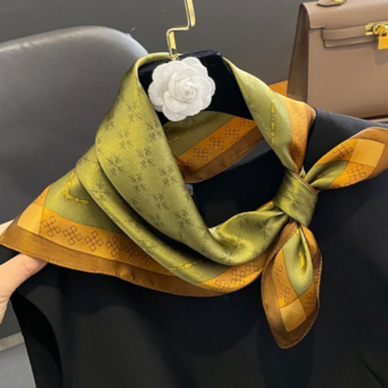 Sciarpa di Seta Vintage di Lus - Ethnic Fashion Design recensione e prezzo