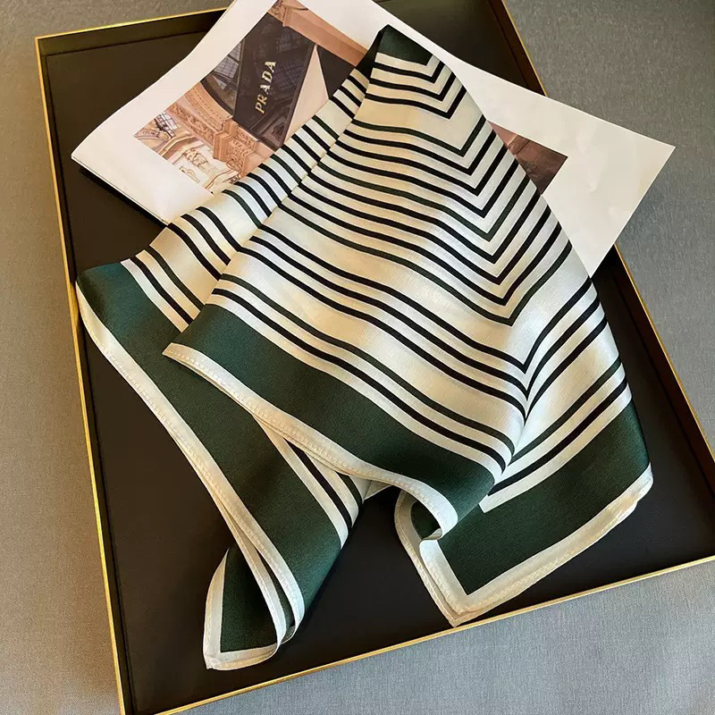 Sciarpa di Seta Vintage di Lus - Ethnic Fashion Design recensione e prezzo