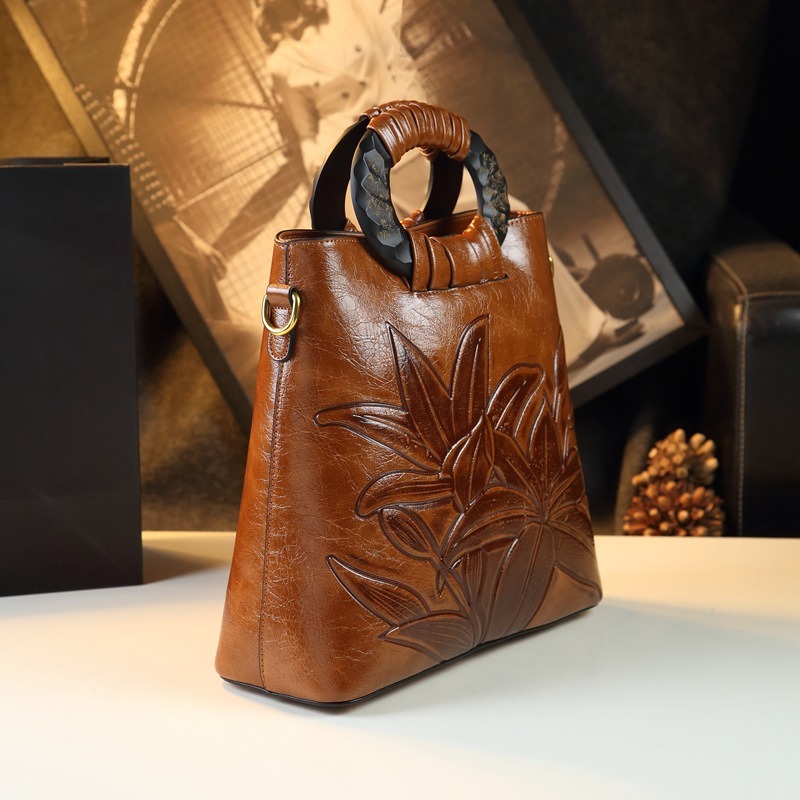 Borsa Donna in Pelle Stile Etn - New Ethnic Fashion recensione e prezzo