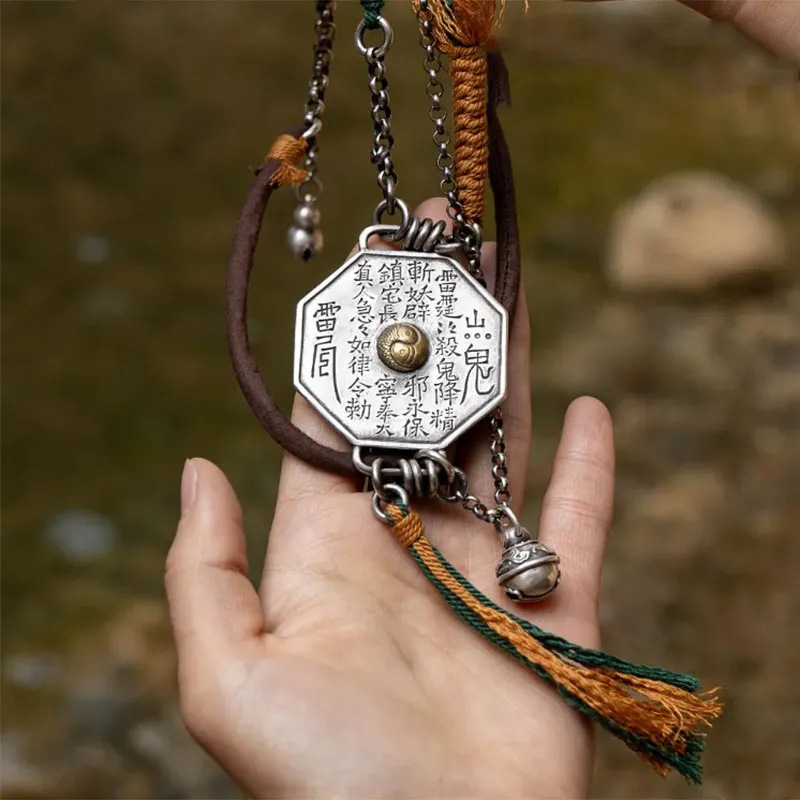 Collana con ciondolo a forma d - Ethnic Fashion Co In recensione e prezzo